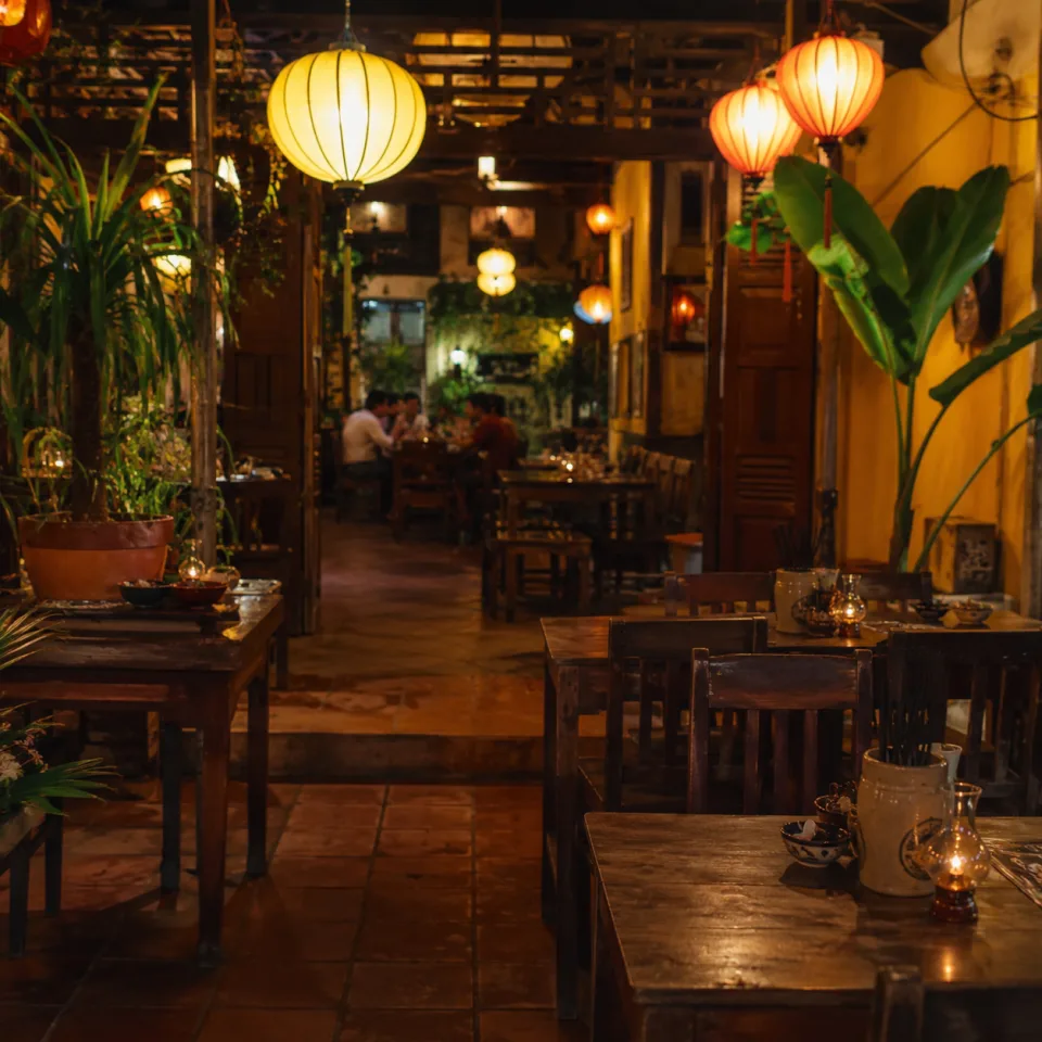 Bàn ăn tại Cafe Duyên